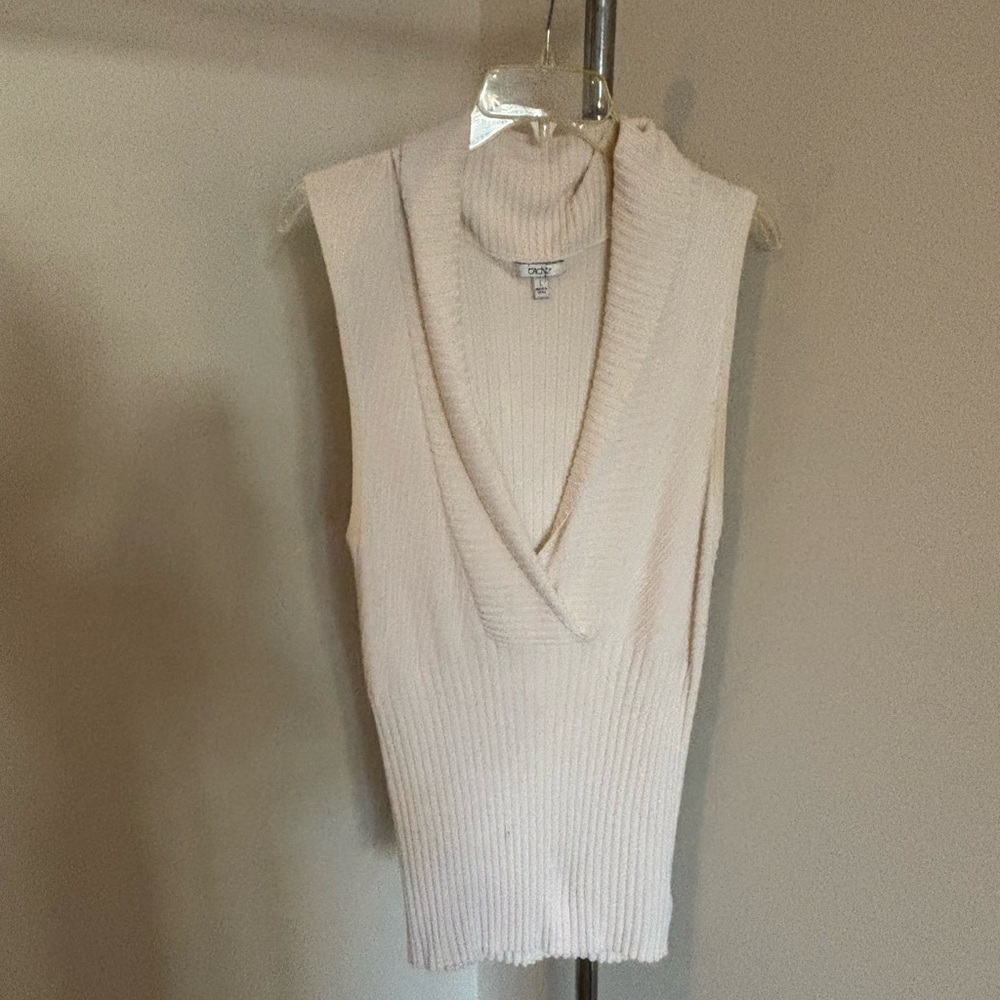 Cache’ white sweater top